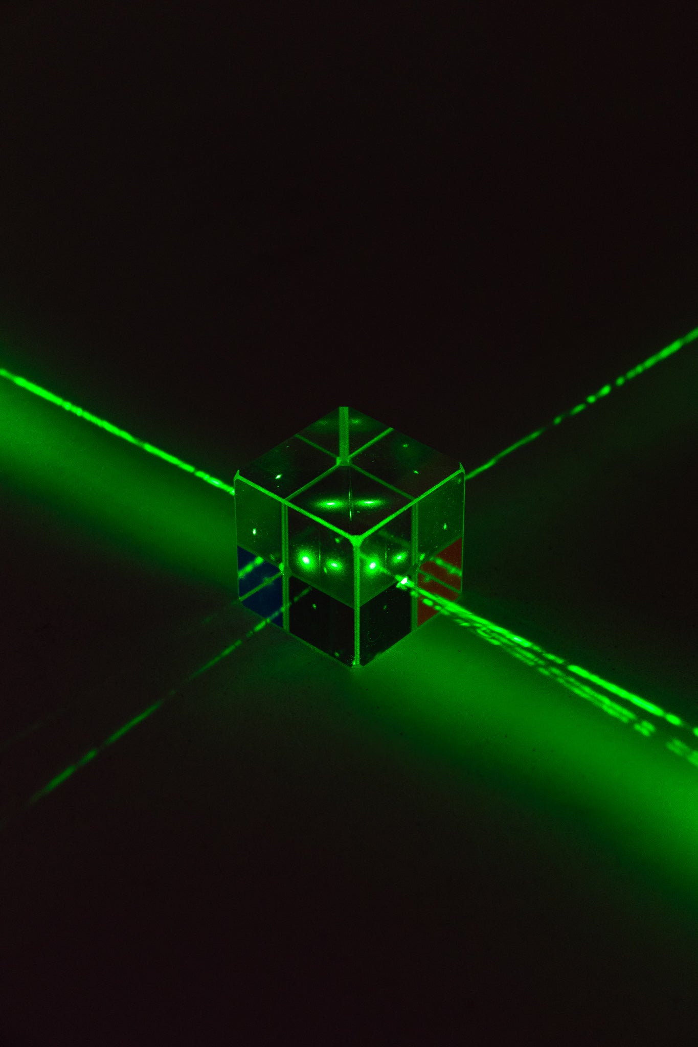 Beam Splitter Dichroic Glass X - Cube - Tool from Stemcell Science Shop