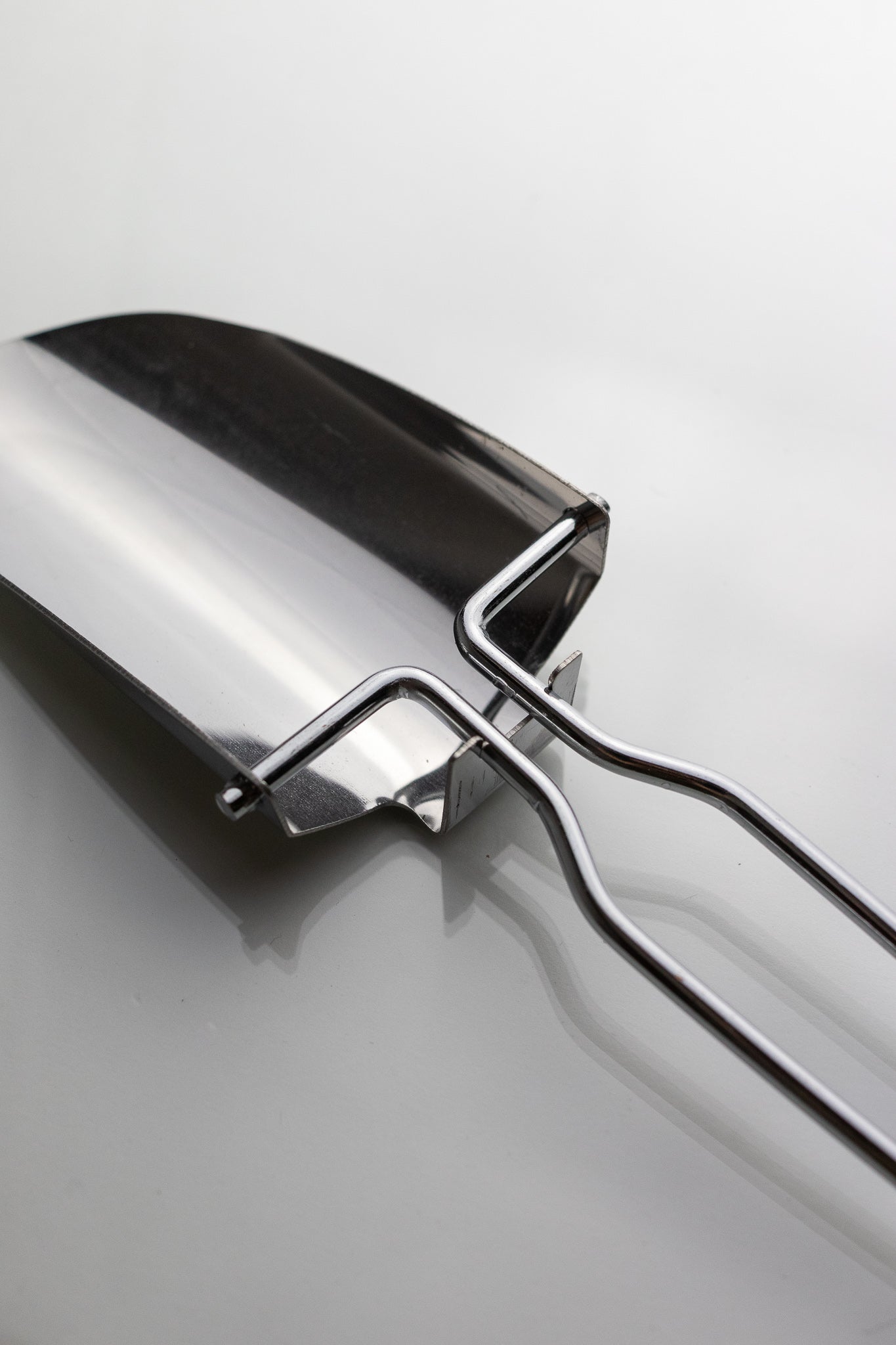 Collapsable shovel - Tool from Stemcell Science Shop