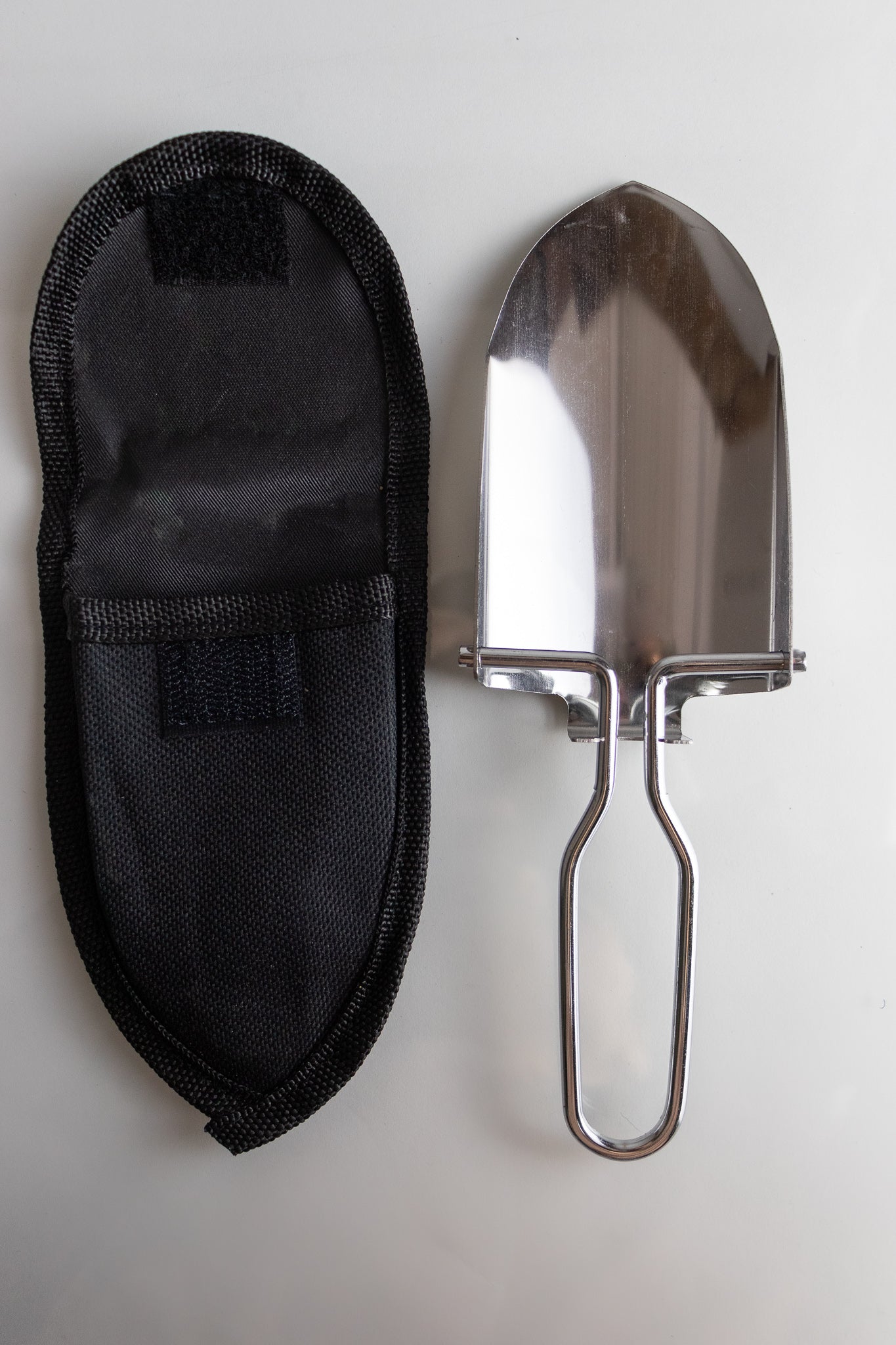Collapsable shovel - Tool from Stemcell Science Shop