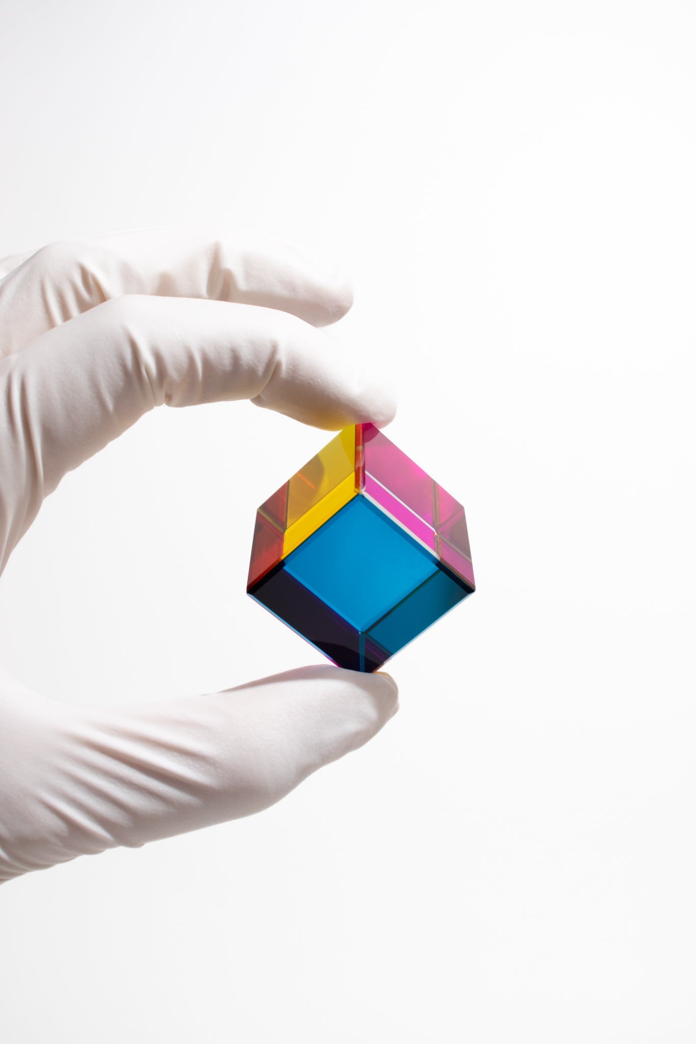 Color Mixing Cube - 1" - Demonstration from Stemcell Science Shop