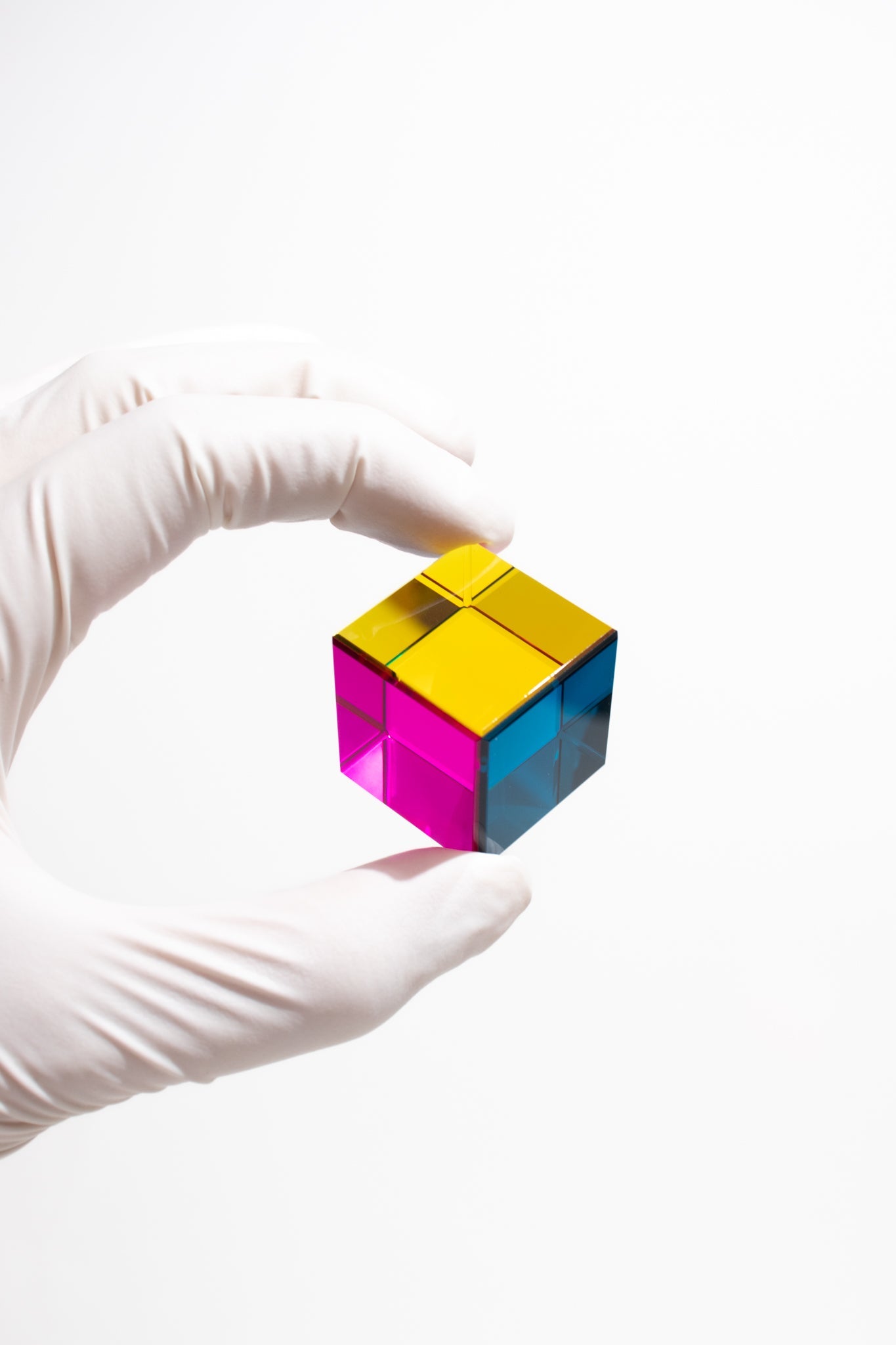 Color Mixing Cube - 1" - Demonstration from Stemcell Science Shop