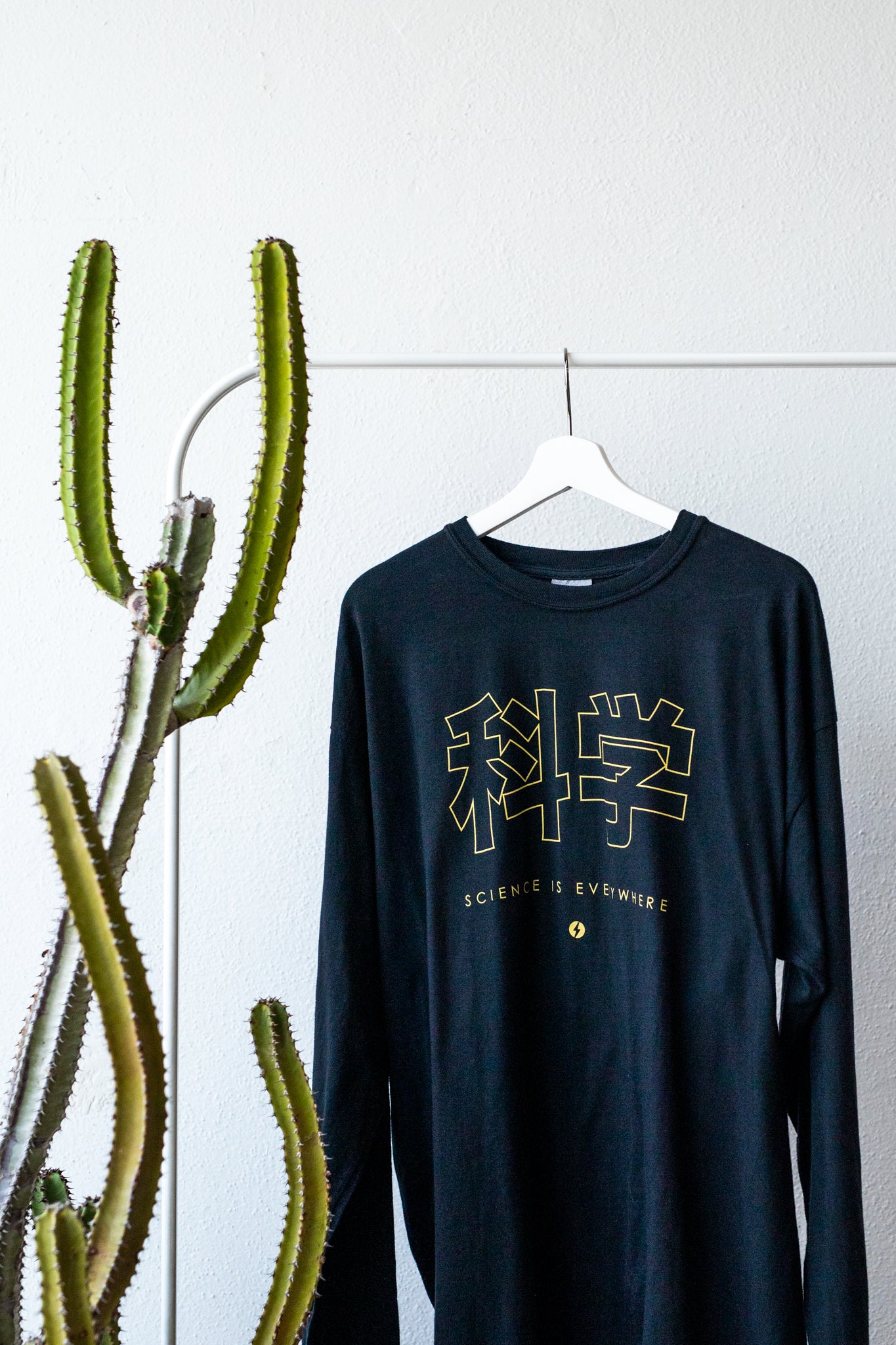 科学 Japan Long-Sleeve Shirt - Black/Gold - Stemcell Science Shop