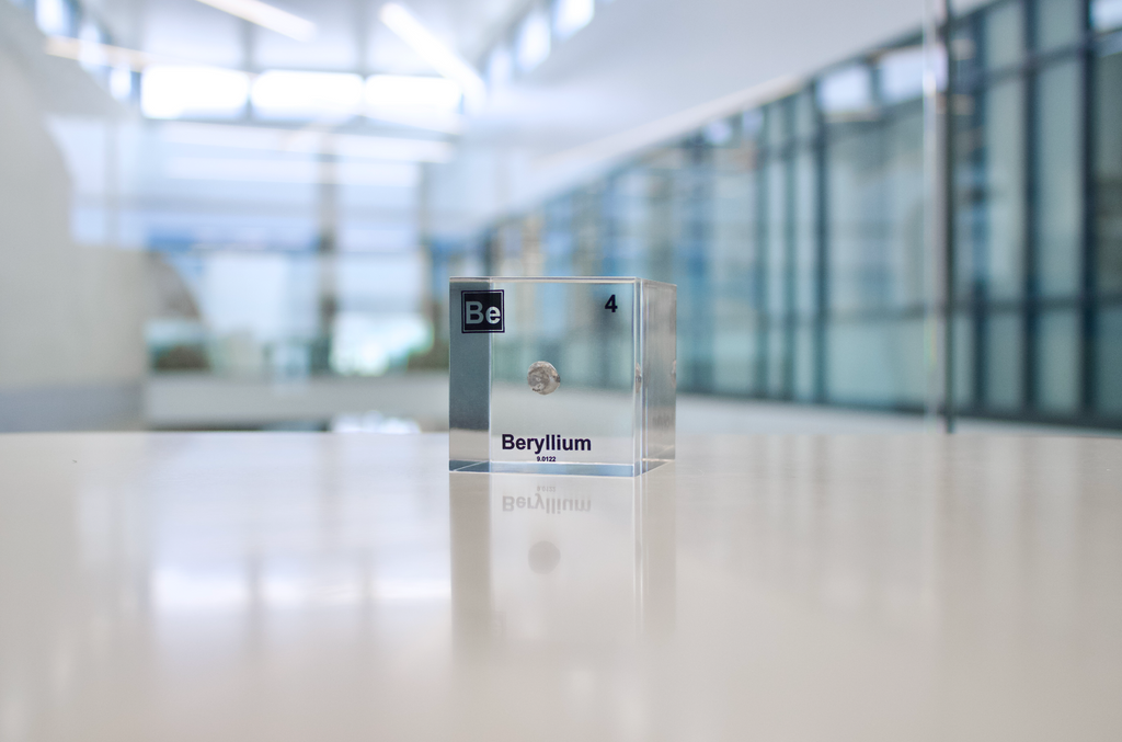 Beryllium Element Cube - 2" Acrylic Display - Atomic Number 4