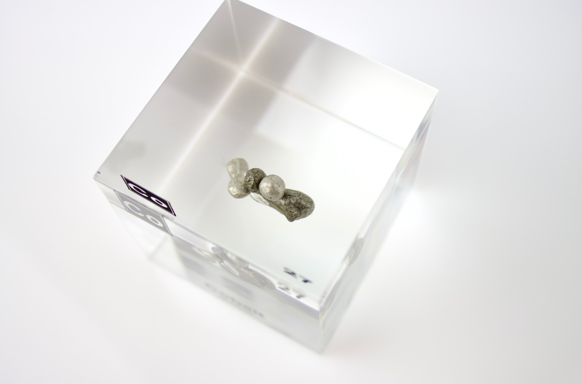 Cobalt Element Cube - 2" Acrylic Display - Atomic Number 27