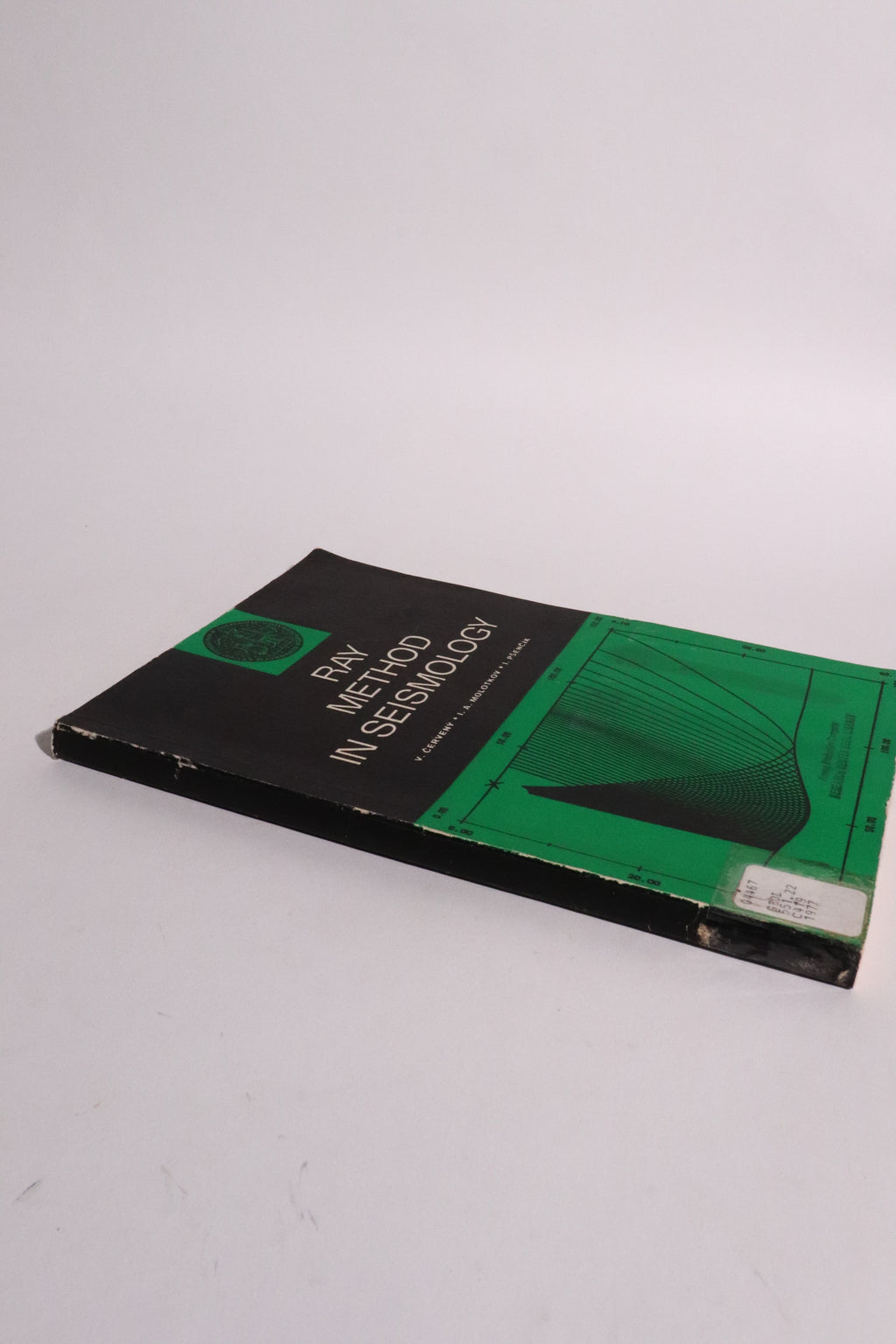 Ray Method in Seismology — V. Červený, I. A. Molotkov & I. Pšenčík (1977)
