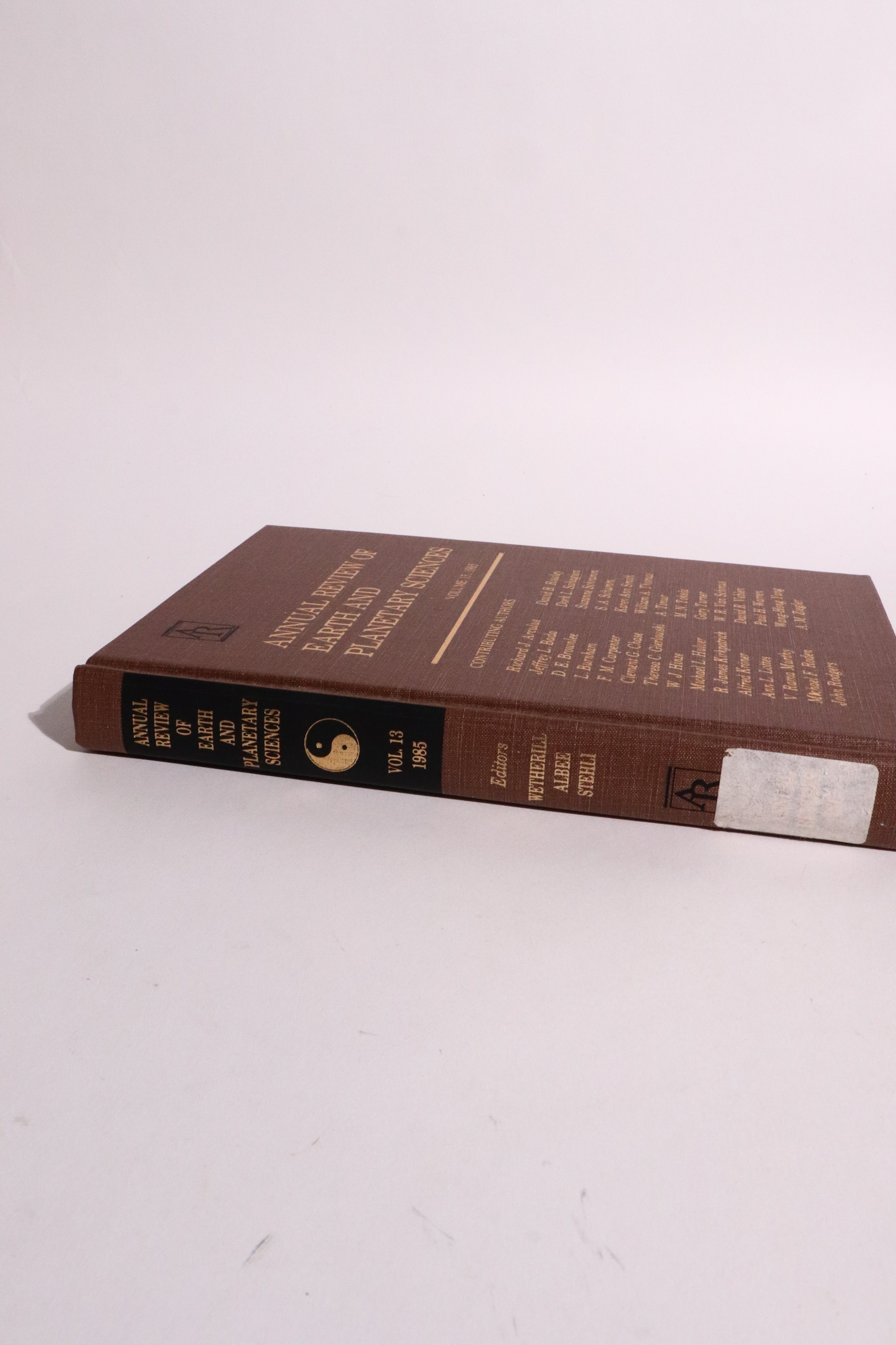 Annual Review of Earth and Planetary Sciences, Volume 13 (1985) — Cosmic Dust, Lunar Magma Ocean & Ancient Earth