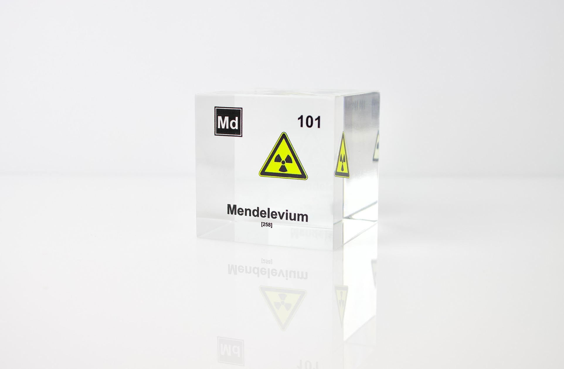Mendelevium Element Cube - 2" Acrylic Display - Atomic Number 101