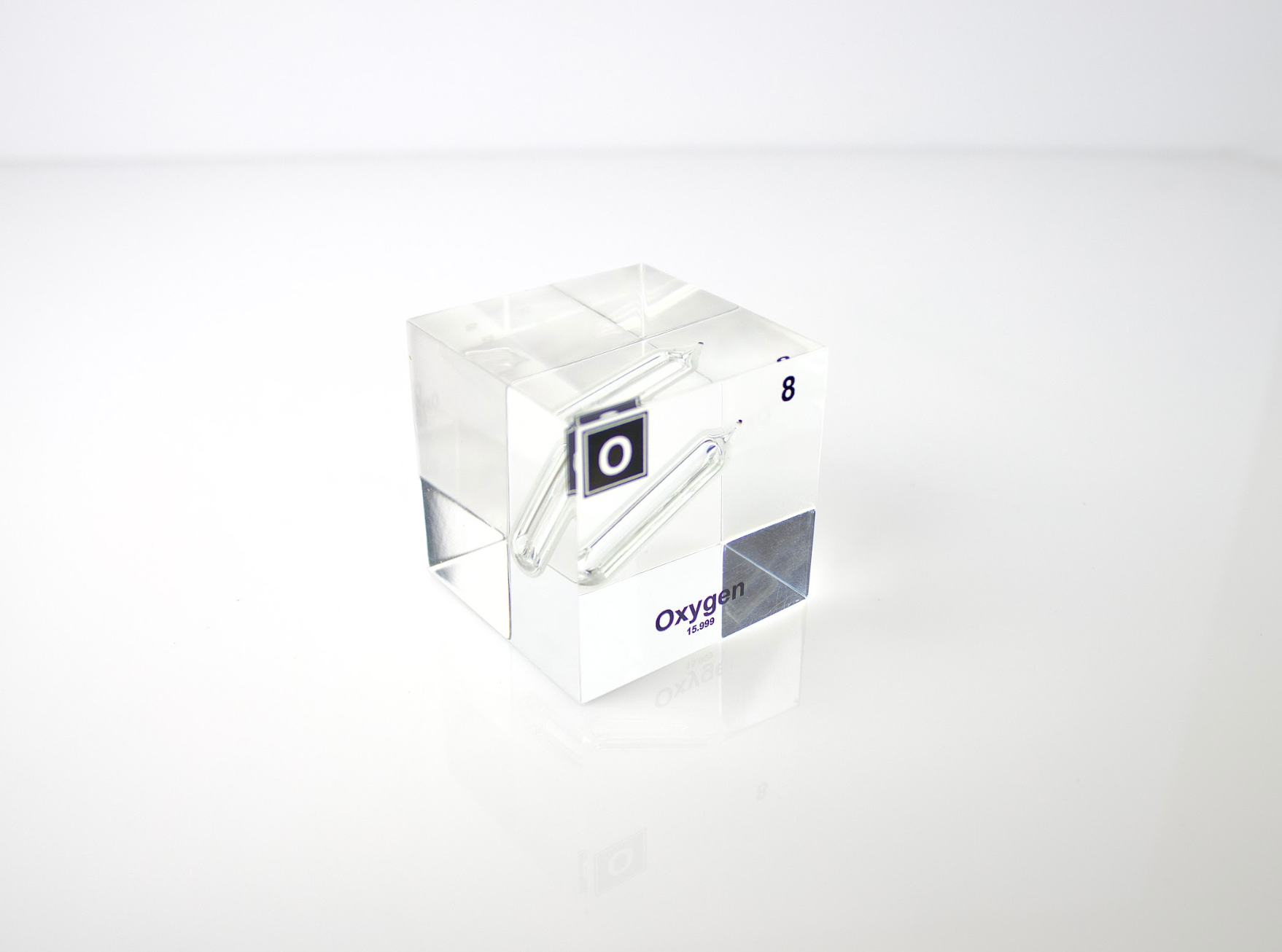 Oxygen Element Cube - 2" Acrylic Display - Atomic Number 8