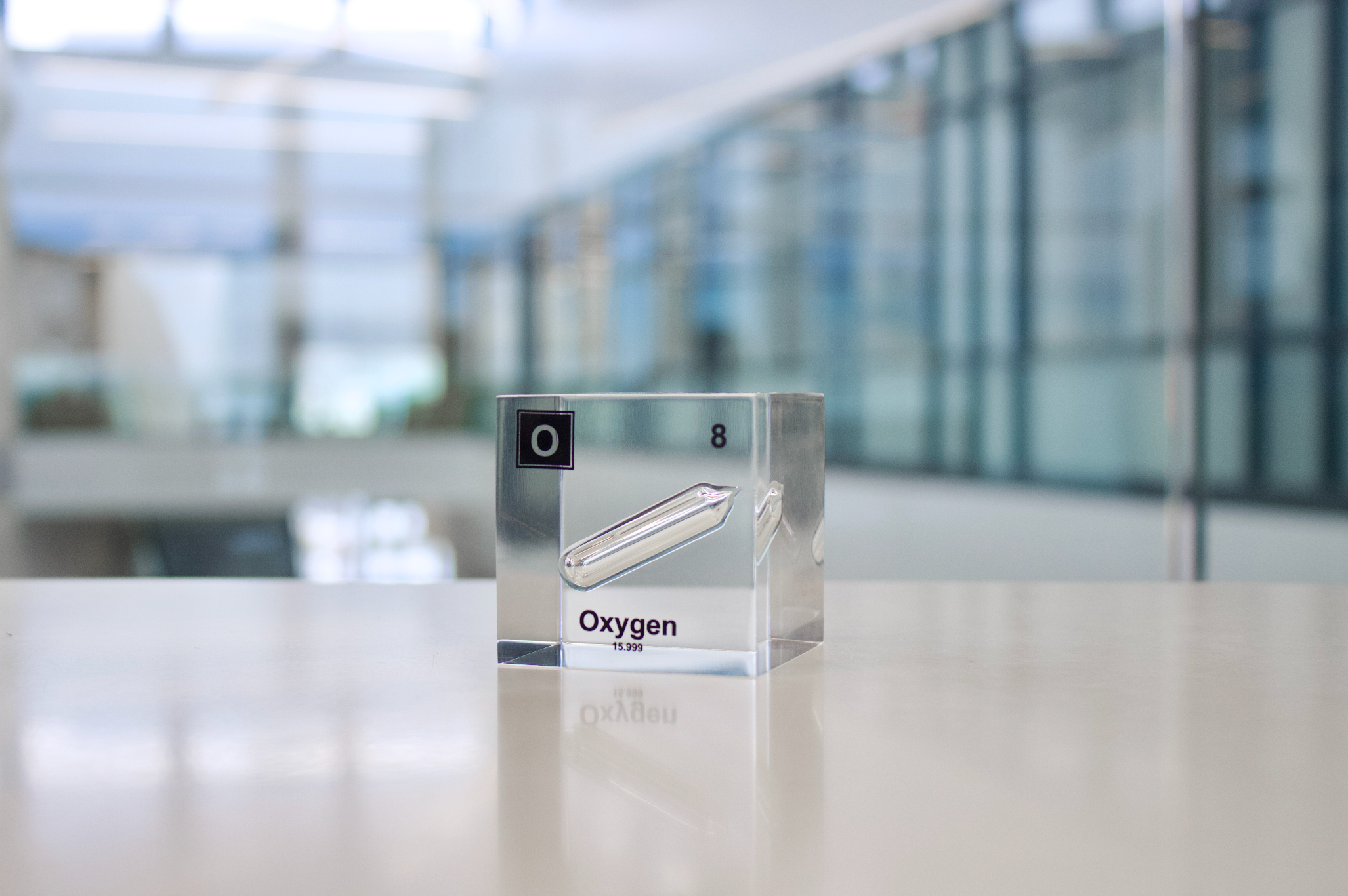 Oxygen Element Cube - 2" Acrylic Display - Atomic Number 8