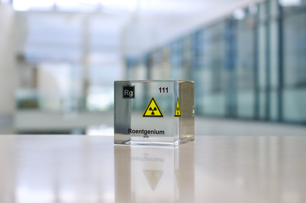 Roentgenium Element Cube - 2" Acrylic Display - Atomic Number 111