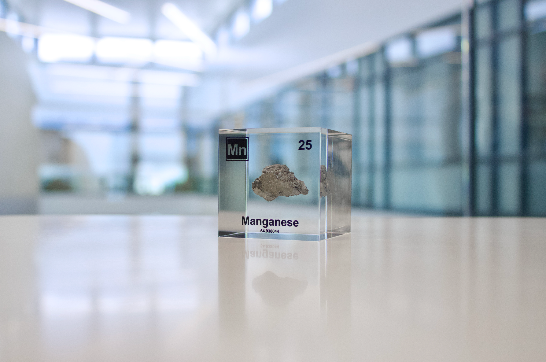 Manganese Element Cube - 2" Acrylic Display - Atomic Number 25