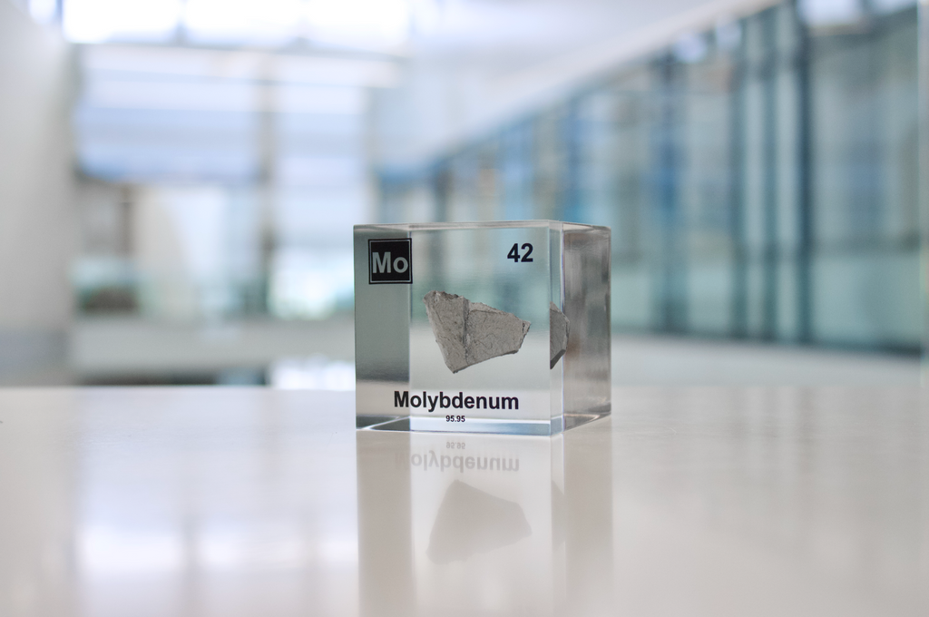 Molybdenum Element Cube - 2" Acrylic Display - Atomic Number 42