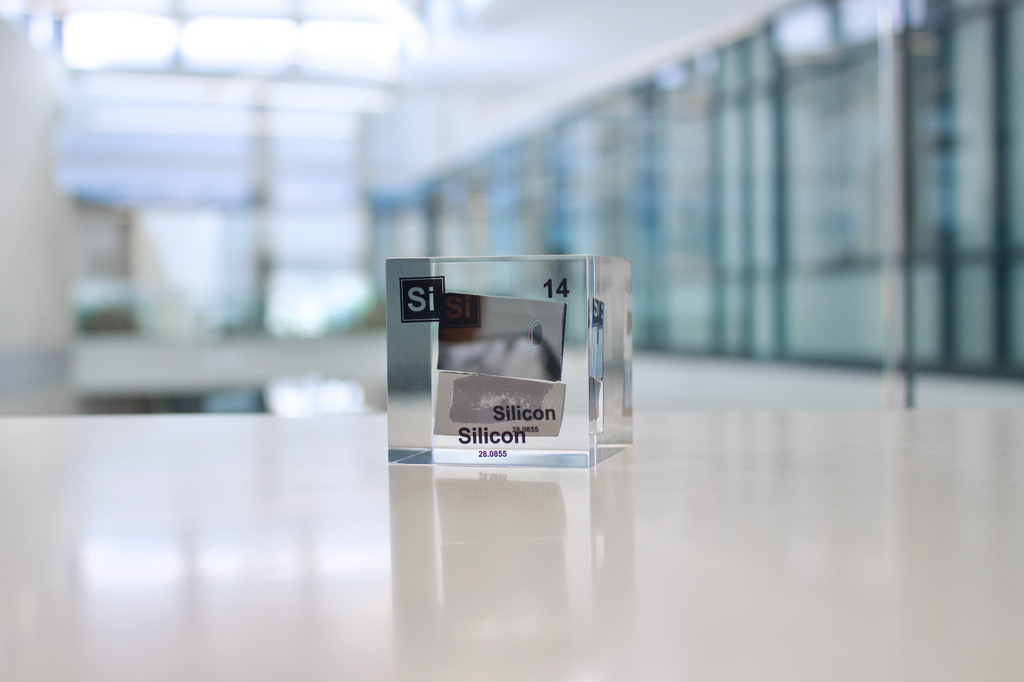 Silicon Element Cube - 2" Acrylic Display - Atomic Number 14