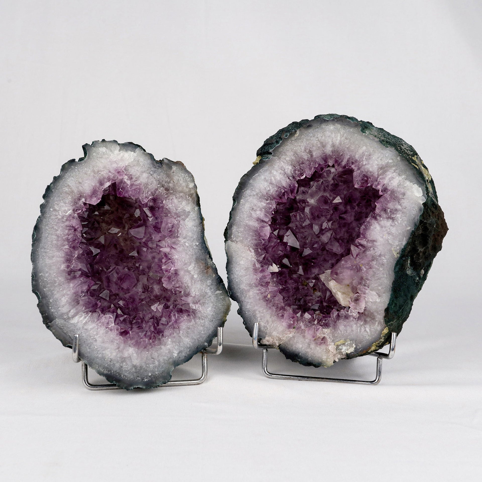 Amethyst Sparkling Crystals Geode in two Halfs Natural Mineral Specimen  # B 5327