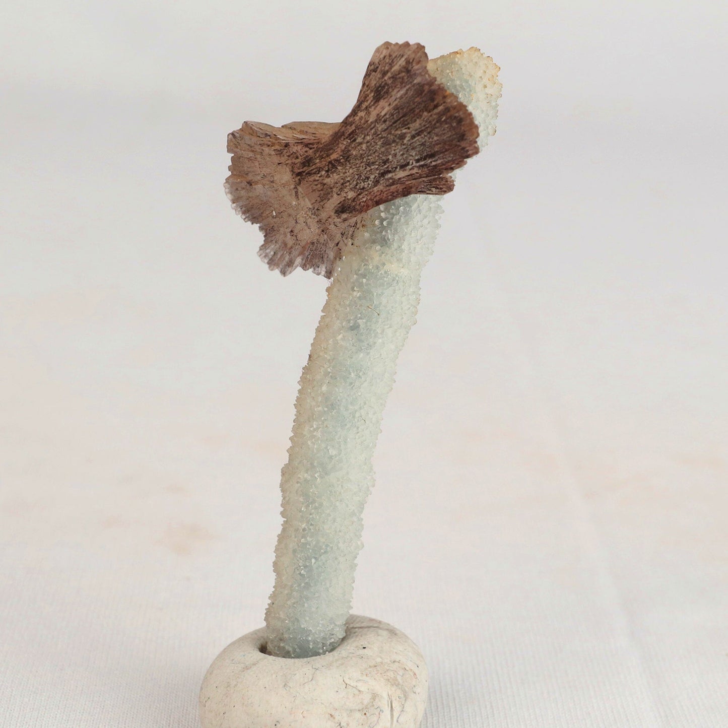 Heulandite Bow on Chalcedony Natural Mineral Specimen # B 6607