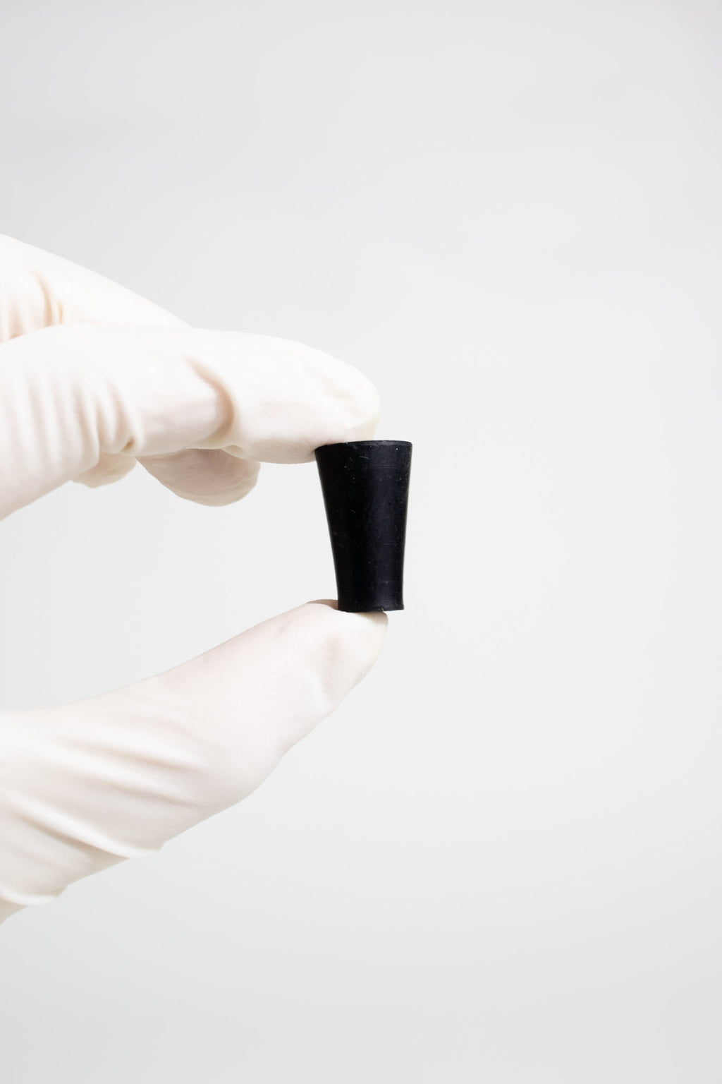 Rubber Stoppers, #000 at Stemcell Science Shop