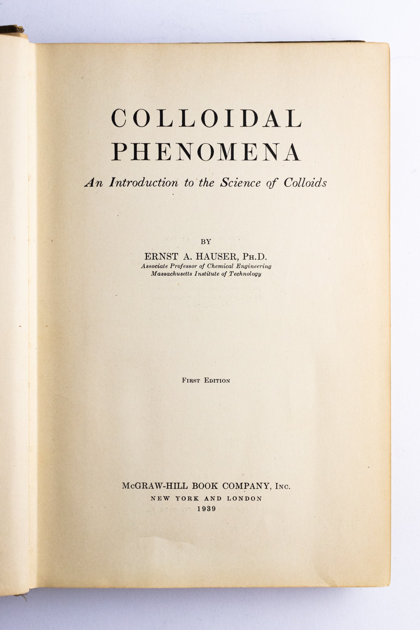 Colloidal Phenomena: An Introduction to the Science of Colloids
